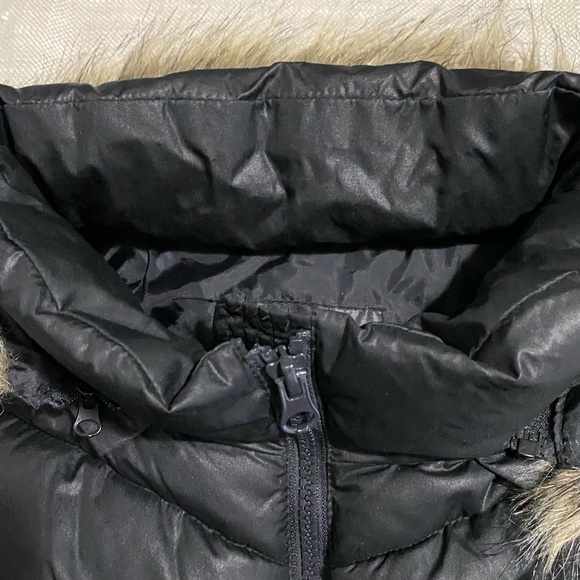 Gap Womens Black Faux Fur Lined Hooded Zip Up Puffer Vest. Sz- XS - Picture 8 of 13